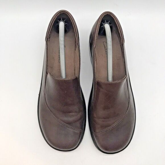 Clarks May Poppy Brown Leather Slip On Loafers Women's 7.5M Side Gusset Shoes - Picture 6 of 11